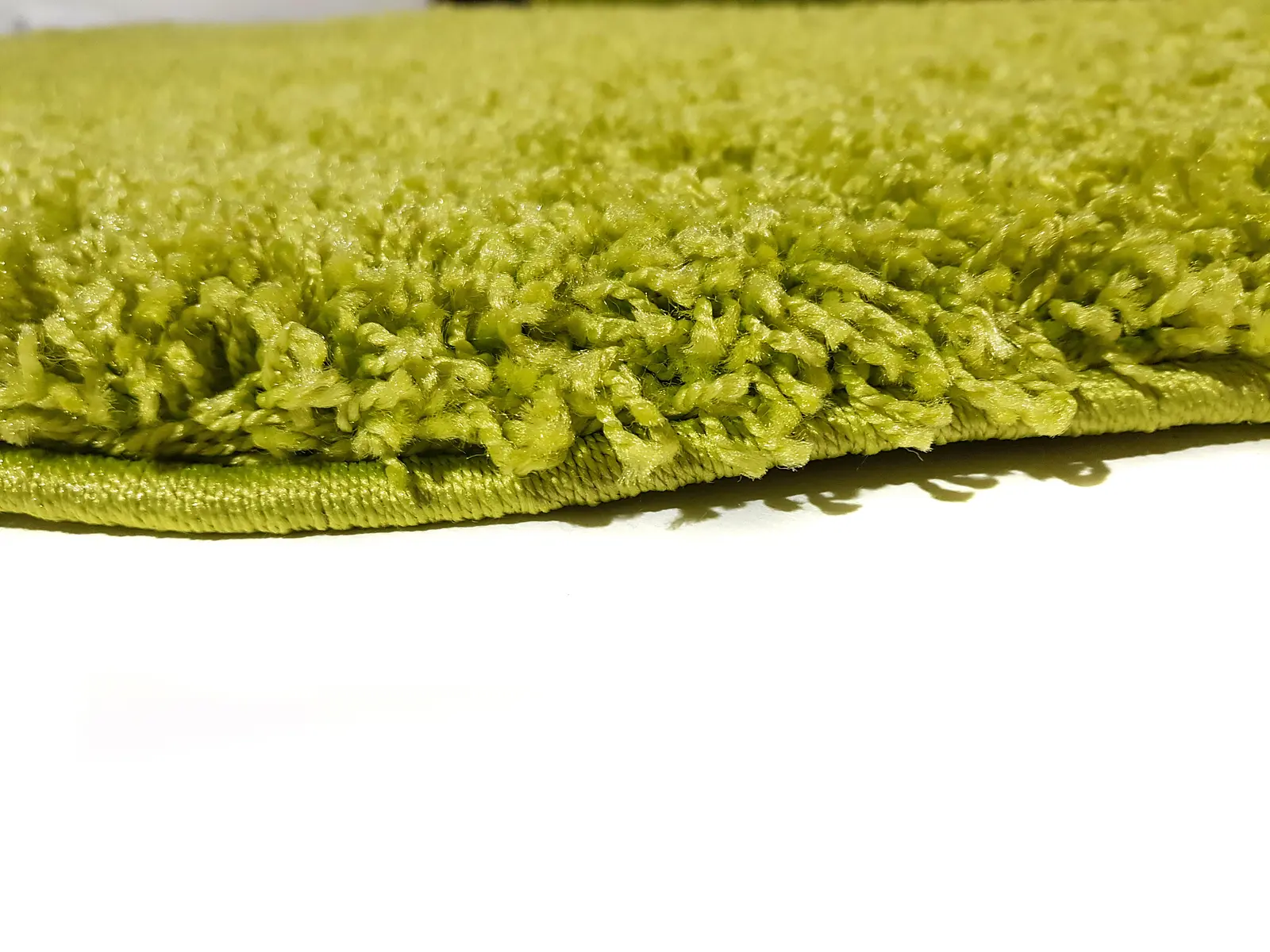 Пухнастий килим Plumis Lux LIGHT GREEN 6365A