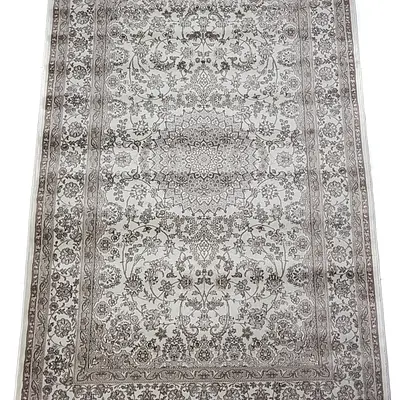 Класичний килим з поліестеру Argentum WHITE 4260D