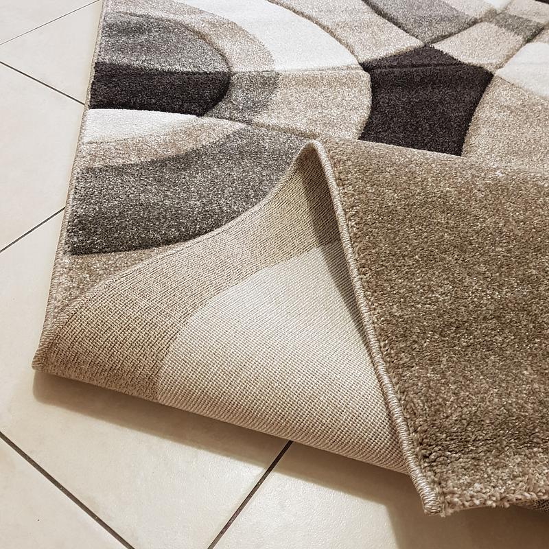 Килим з художньою стрижкою Tropica beige 3492B