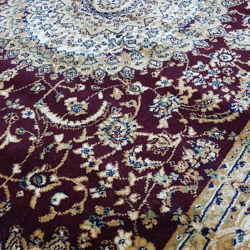 Класичний килим з поліестеру Argentum RED 6510А
