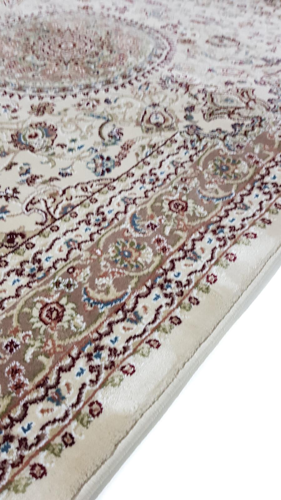 Класичний килим з іранським дизайном Persa Star Cream 3419H