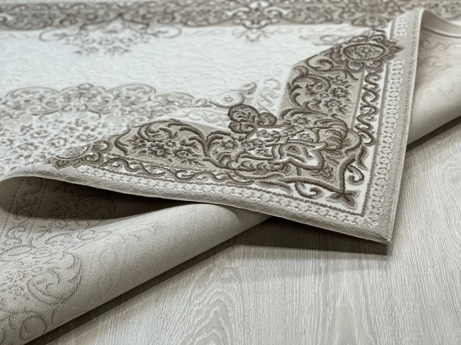Килим із сучасним дизайном Solano beige / BROWN 8549A