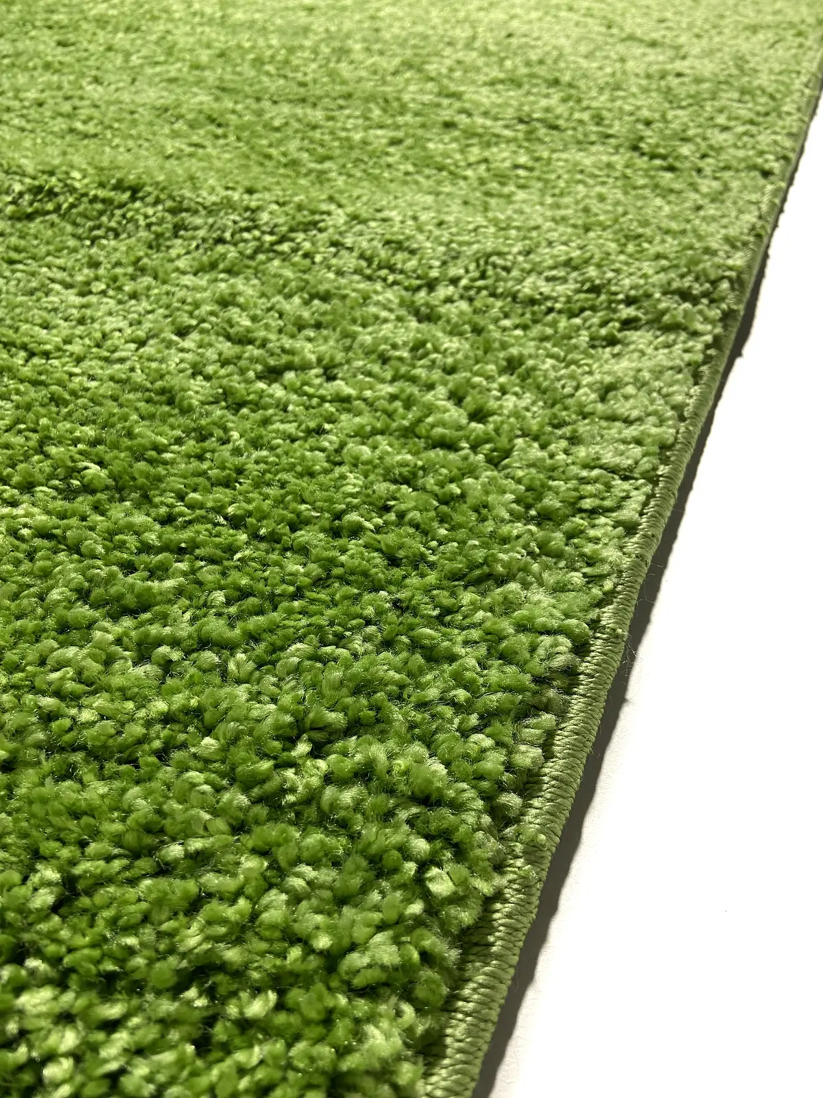 Пухнастий килим Plumis зелений green 000071