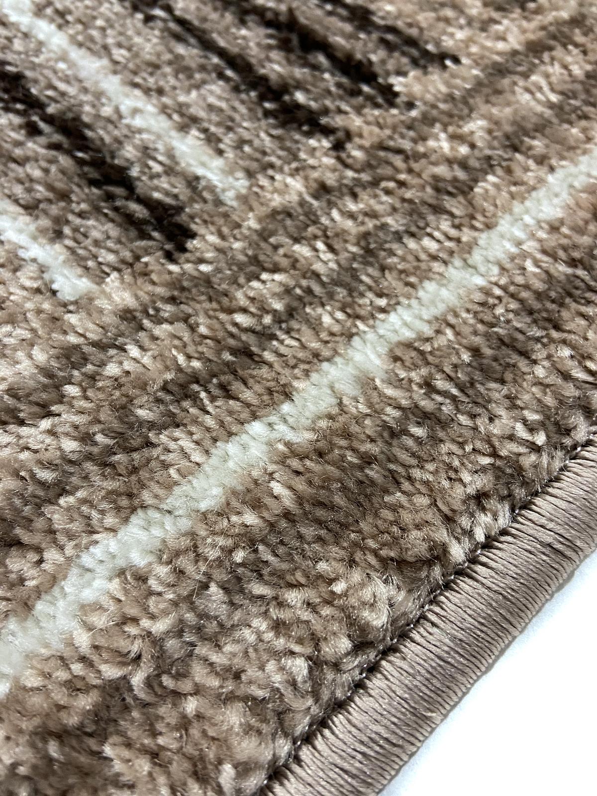Килим фризе з невисоким ворсом в виде паркета Macio Beige 02596A