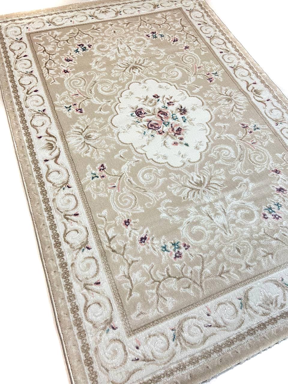 Класичний килим Flora Beige P659B