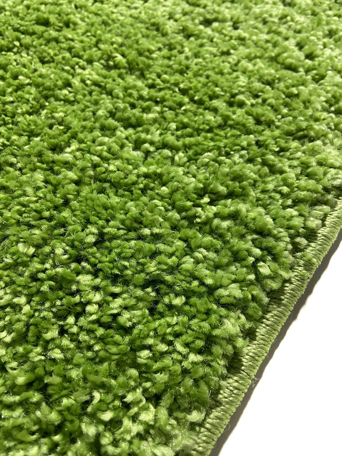 Пухнастий килим Plumis зелений green 000071